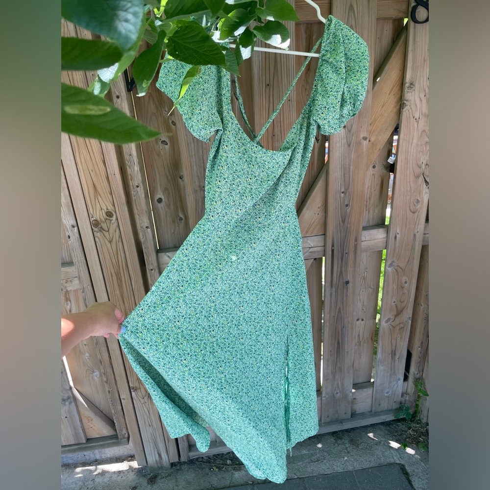Green floral flowy dress!